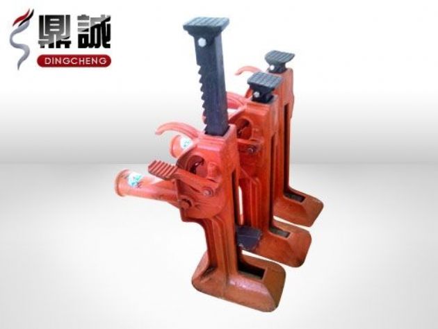 點(diǎn)擊查看詳細(xì)信息<br>標(biāo)題：齒條式起道機(jī) 閱讀次數(shù)：4371