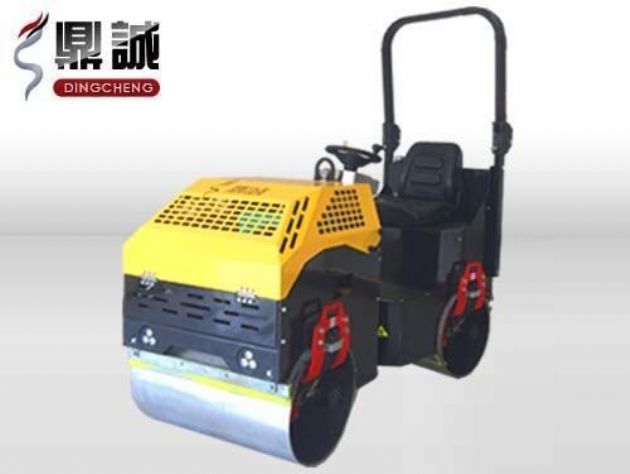 點擊查看詳細信息<br>標題：1噸全液壓振動壓路機 閱讀次數：14516
